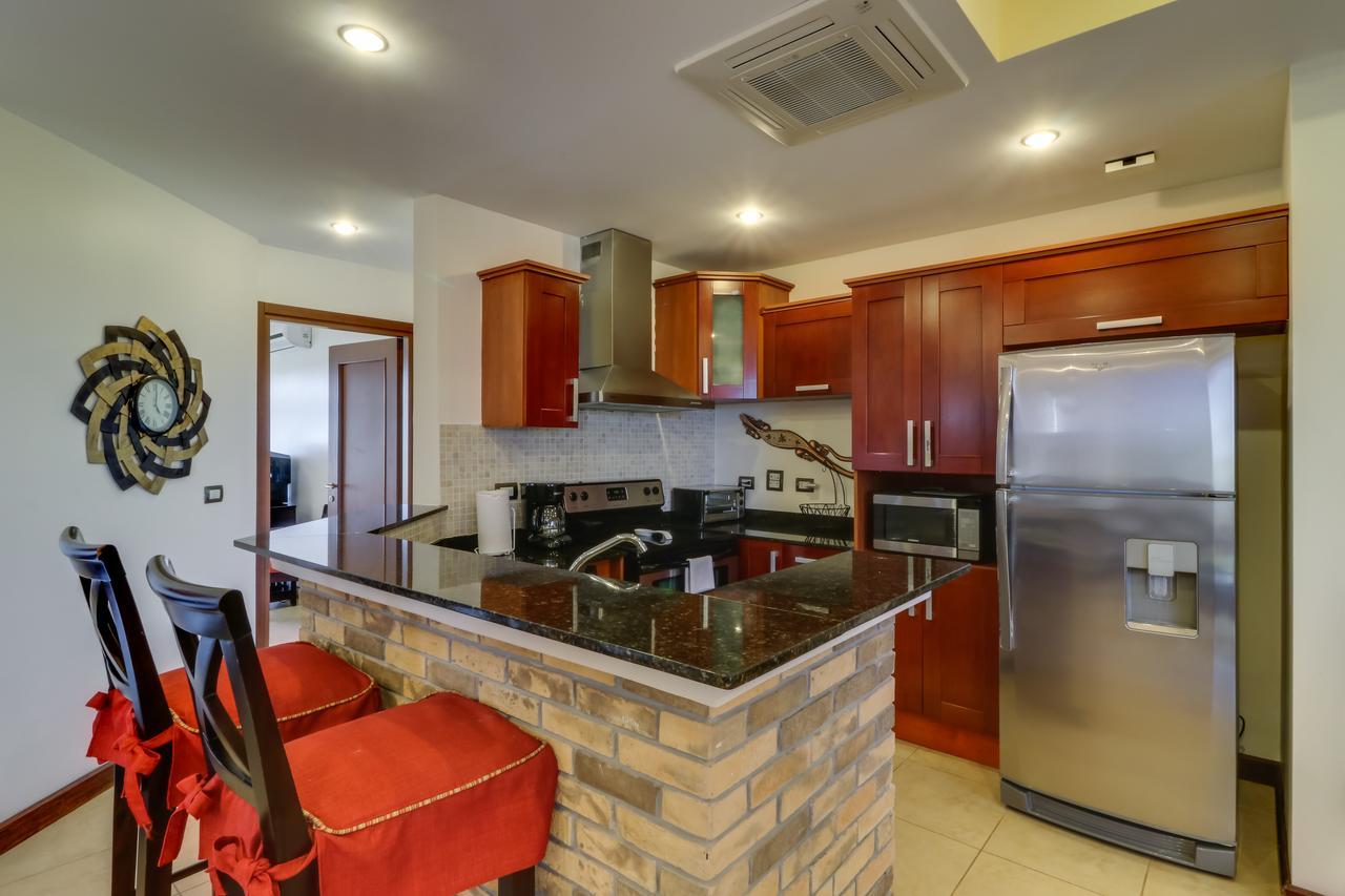 Naxos 15 Apartment Tamarindo Bagian luar foto