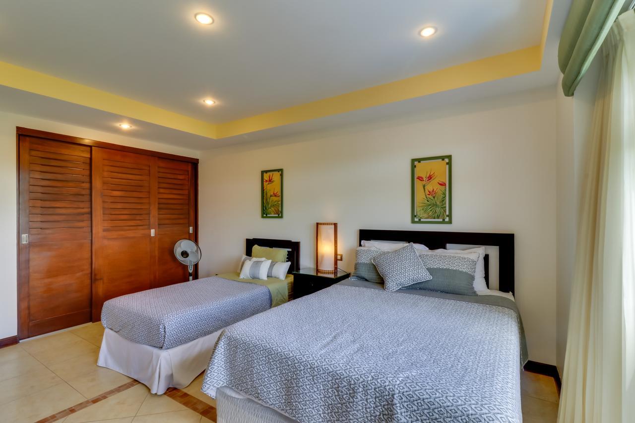 Naxos 15 Apartment Tamarindo Bagian luar foto