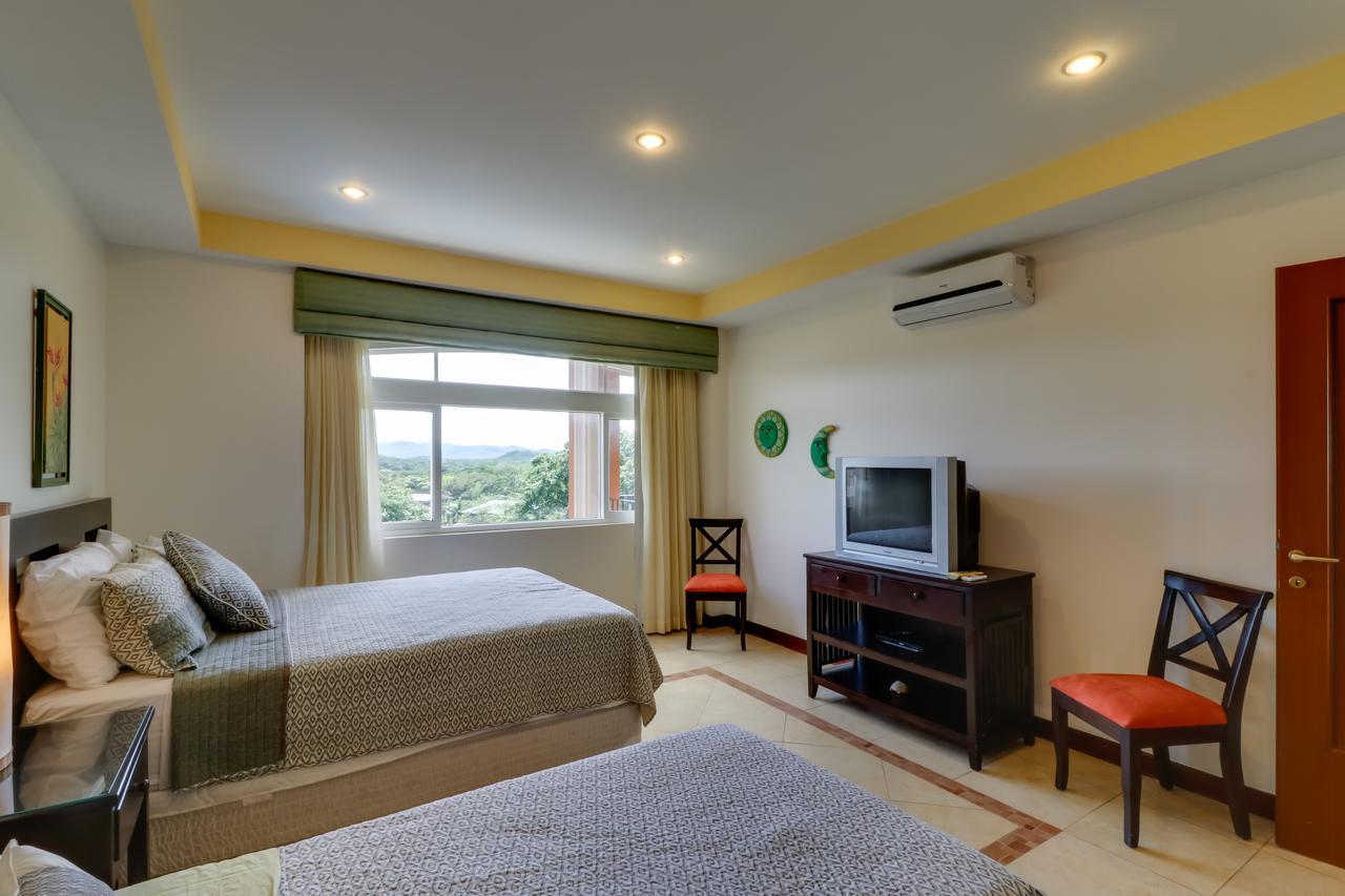 Naxos 15 Apartment Tamarindo Bagian luar foto